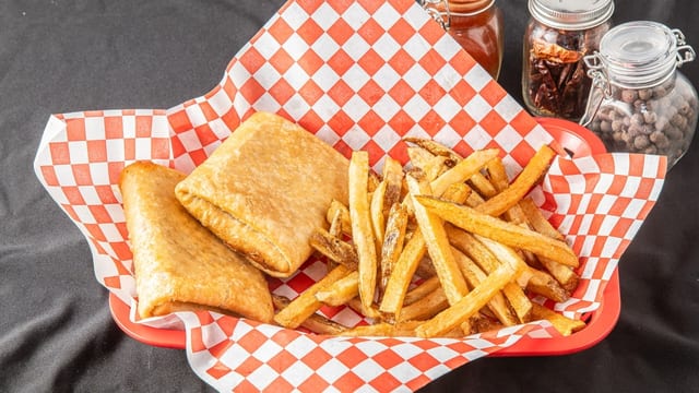 2 Pizza Puffs.